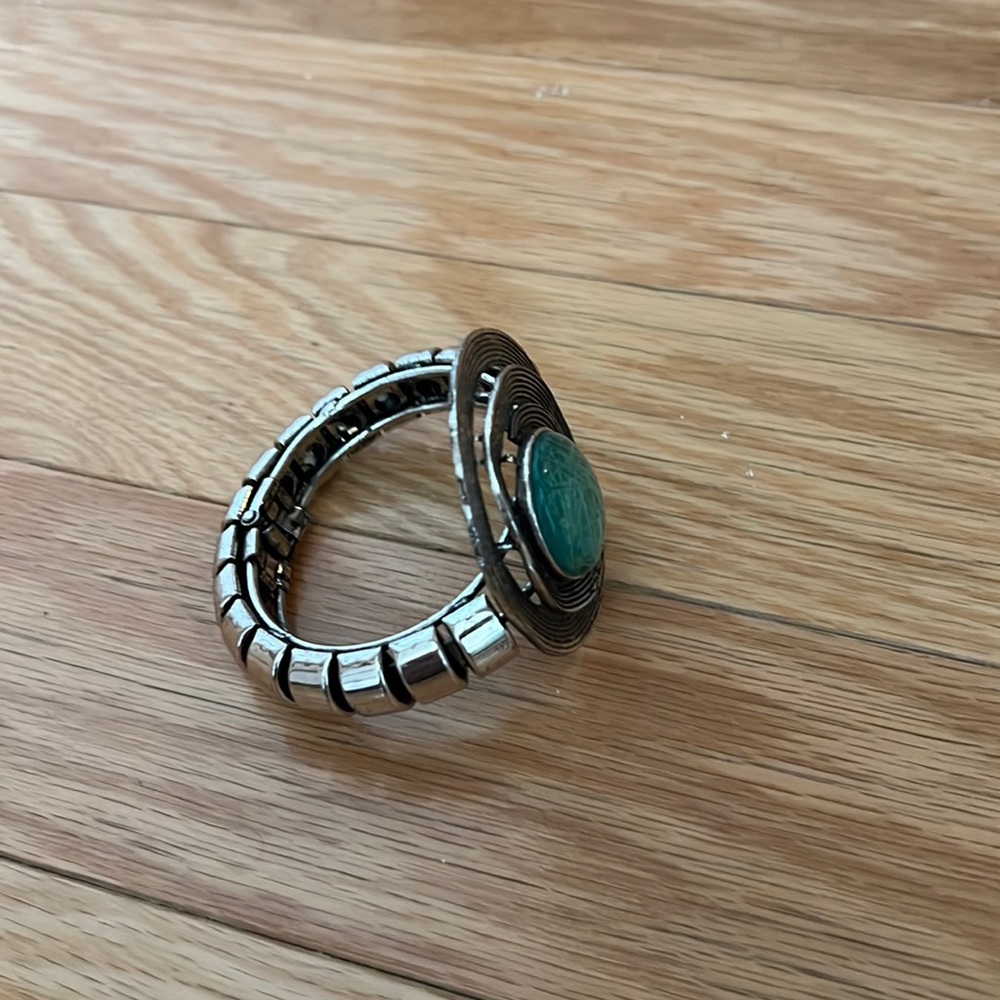 Bracelet w clear turquoise stone